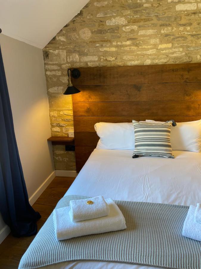 The Queen Matilda Country Rooms Avening Extérieur photo