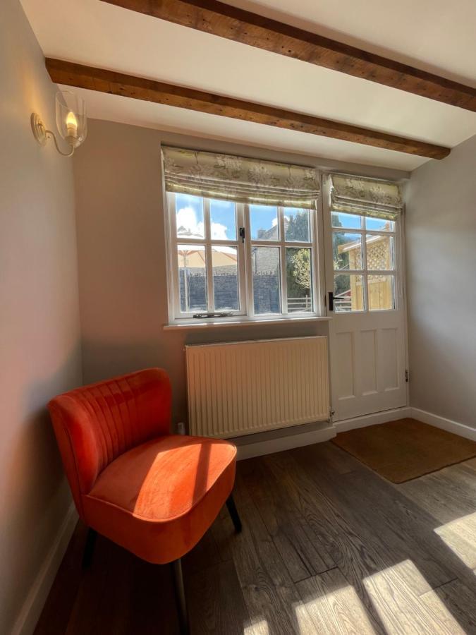 The Queen Matilda Country Rooms Avening Extérieur photo